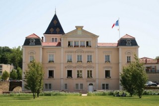 Château d’Ombreval à Neuville-sur-Saône (69250)
